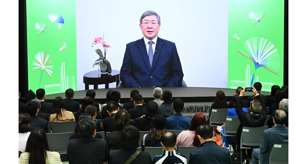 政務司副司長卓永興在啟動禮透過視像方式致辭。