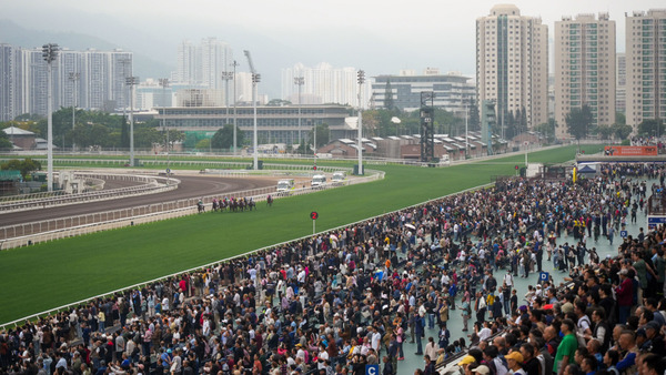 馬會表示，今個馬季截至今日（27日）已有13.6萬名旅客入場觀看賽馬賽事。（馬會提供）