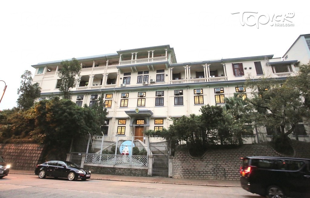 嘉諾撒聖瑪利書院提供超過35個由舊生捐贈的獎學金以獎勵不同領域的優秀學生。（資料圖片）