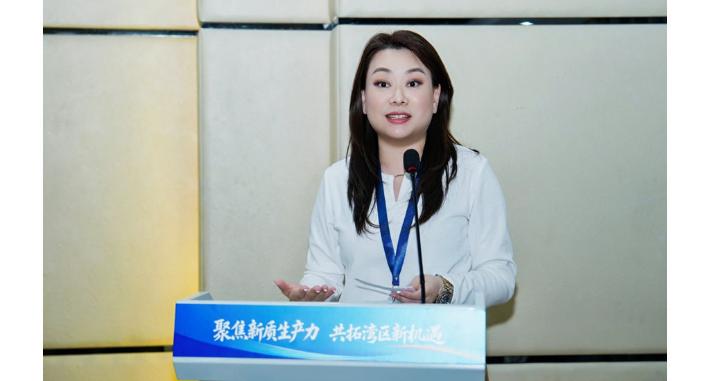 生產力局首席市場總監馮嘉寶分享生產力局對新世代企業向外拓展的支持。