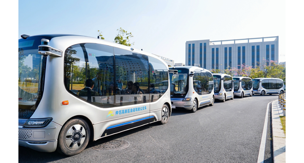 中韓產業園為考察團安排於園區內試坐無人駕駛巴士。