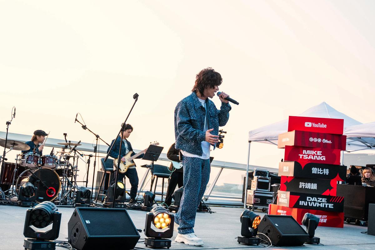 曾比特︱Mike等足3年願望成真曾比特戶外show爆喊變噴泉