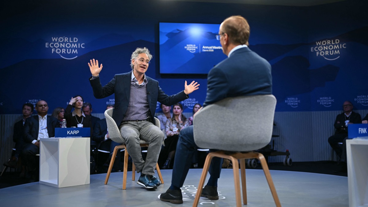 AI+國防｜Palantir老闆AK爆俄烏細節達沃斯當面批歐洲國家、與現實脫節