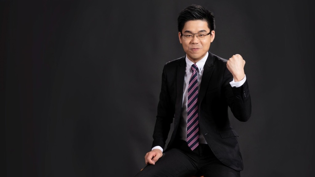 透過對比往年題型及近期熱門議題，英文補習名師Spencer Lam總結了2026年各大中學的面試要求供同學們參考。