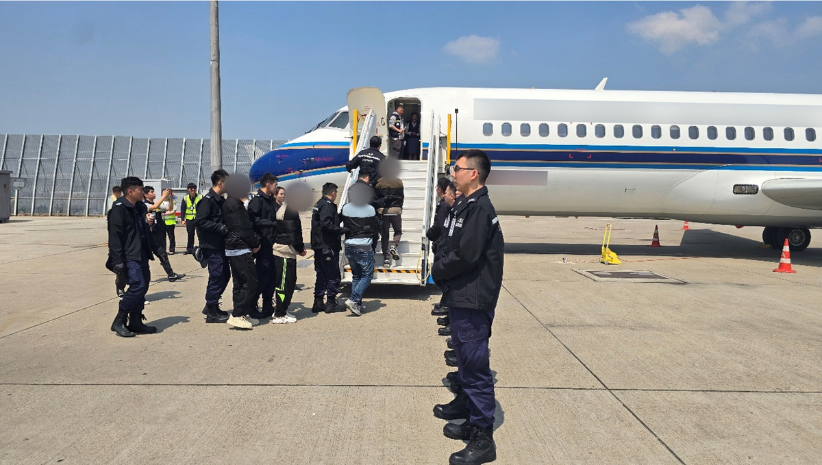 遣返行動|入境處執行登記押解遣返行動 6名聲請不獲確立人士被送返巴基斯坦