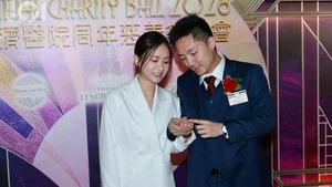 鍾培生莊雅婷結婚︱鍾培生莊雅婷宣布已結婚　IG騷超巨鑽戒名錶：這倆小孩今天結婚！
