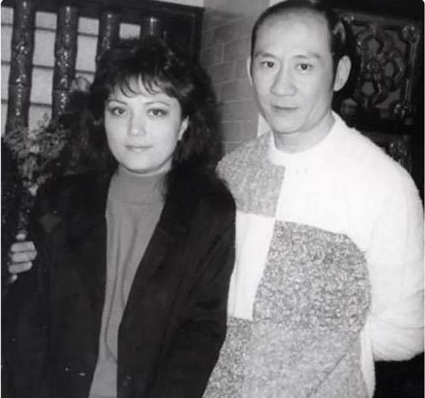 施明離世丨李家鼎前妻施明離世享年74歲傳因肺炎搶救無效兒子李泳漢遺憾未能見最後一面