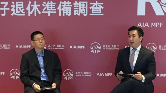周基利（左）指，家長只注重子女開支而忽略退休儲蓄，將來或成為子女負擔。