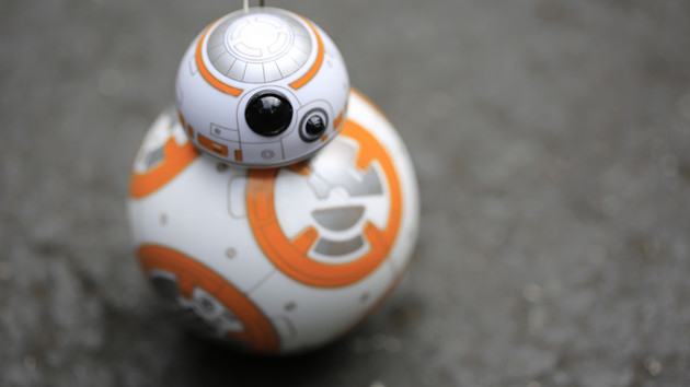 BB-8機械人玩具(網上圖片 )